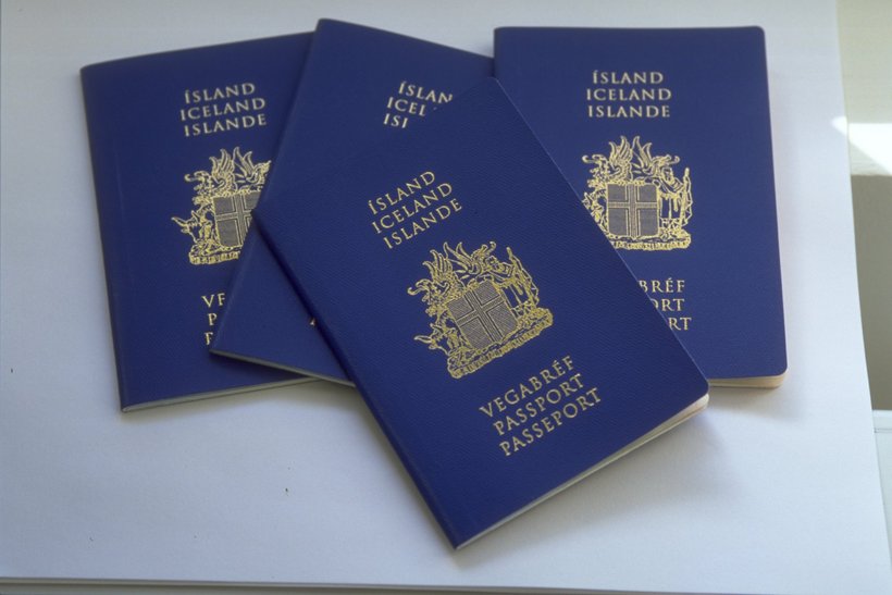 procedure to get the citizenship of iceland 